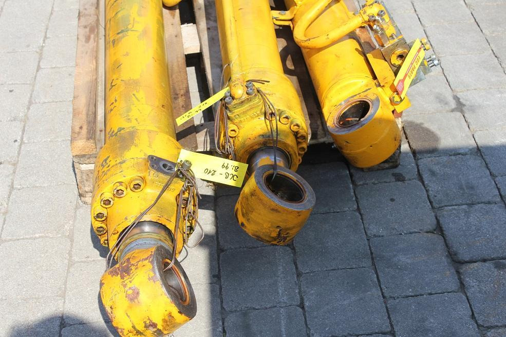 JCB 210 LC - Hidraulikus henger - Építőipari gépek: 4 kép. JCB 210 LC - Hidraulikus henger - Építőipari gépek: 4 kép.