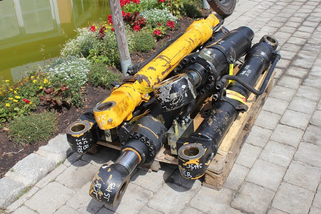 JCB JS 175 W - Hidraulikus henger - Építőipari gépek: 1 kép. JCB JS 175 W - Hidraulikus henger - Építőipari gépek: 1 kép.