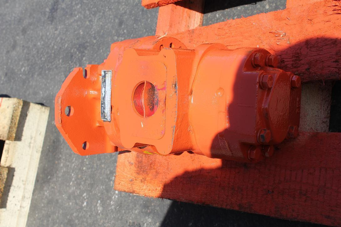 Komatsu Hydraulikpumpe - Hidraulikus szivattyú - Építőipari gépek: 4 kép. Komatsu Hydraulikpumpe - Hidraulikus szivattyú - Építőipari gépek: 4 kép.