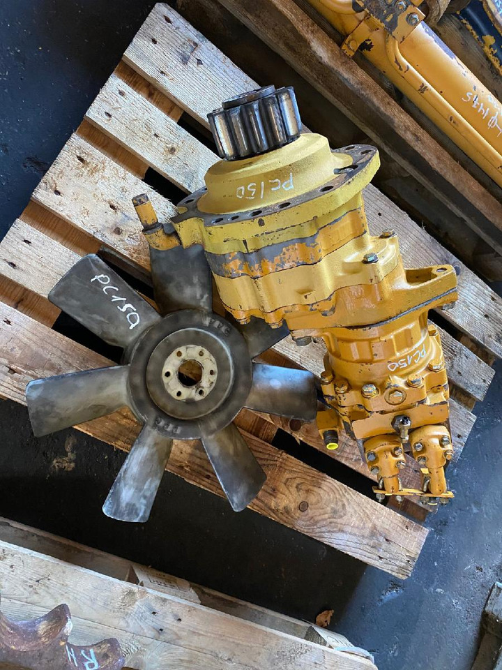 Komatsu PC 150 - Fordító motor - Építőipari gépek: 4 kép. Komatsu PC 150 - Fordító motor - Építőipari gépek: 4 kép.