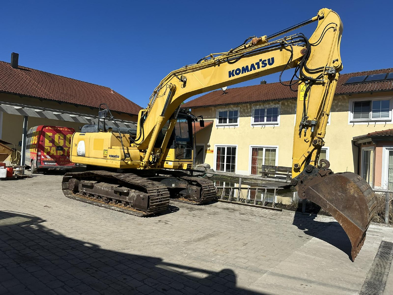 Komatsu PC 190LC -8 - Lánctalpas kotró: 2 kép. Komatsu PC 190LC -8 - Lánctalpas kotró: 2 kép.