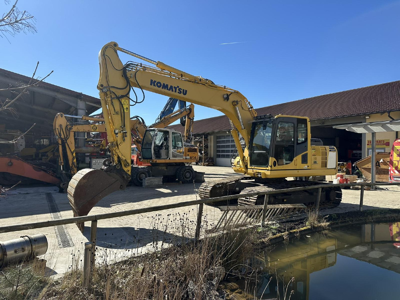 Komatsu PC 190LC -8 - Lánctalpas kotró: 4 kép. Komatsu PC 190LC -8 - Lánctalpas kotró: 4 kép.