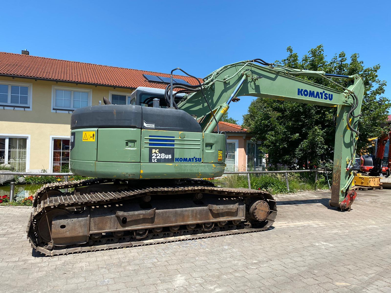 Komatsu PC 228LC 3K - Lánctalpas kotró: 4 kép. Komatsu PC 228LC 3K - Lánctalpas kotró: 4 kép.