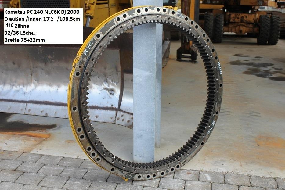 Komatsu PC 240 NLC -6K - Elforduló gyűrű - Építőipari gépek: 1 kép. Komatsu PC 240 NLC -6K - Elforduló gyűrű - Építőipari gépek: 1 kép.
