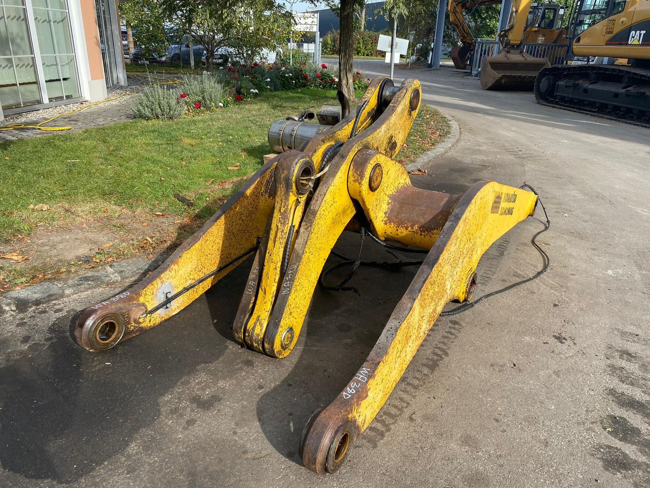 Komatsu WA 380 - Darugém: 2 kép. Komatsu WA 380 - Darugém: 2 kép.