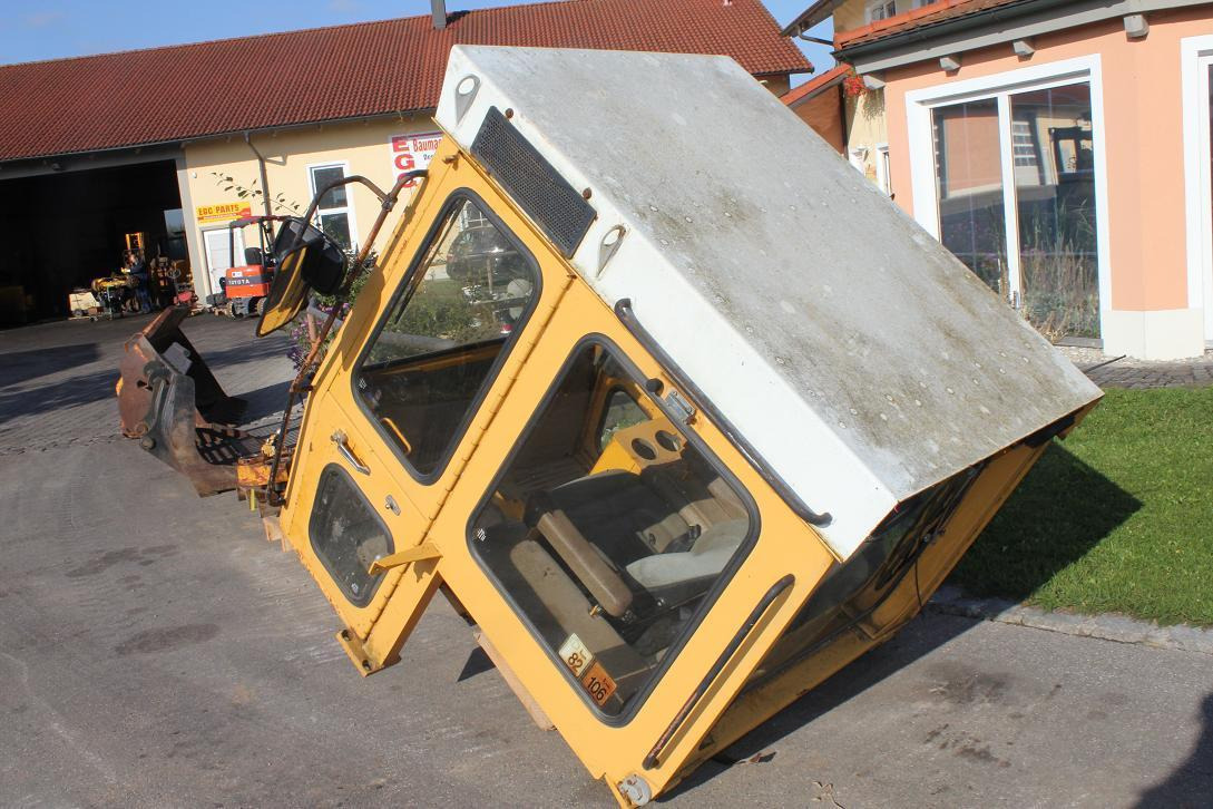 Liebherr 611-621-721 oder 731 - Fülke - Építőipari gépek: 3 kép. Liebherr 611-621-721 oder 731 - Fülke - Építőipari gépek: 3 kép.