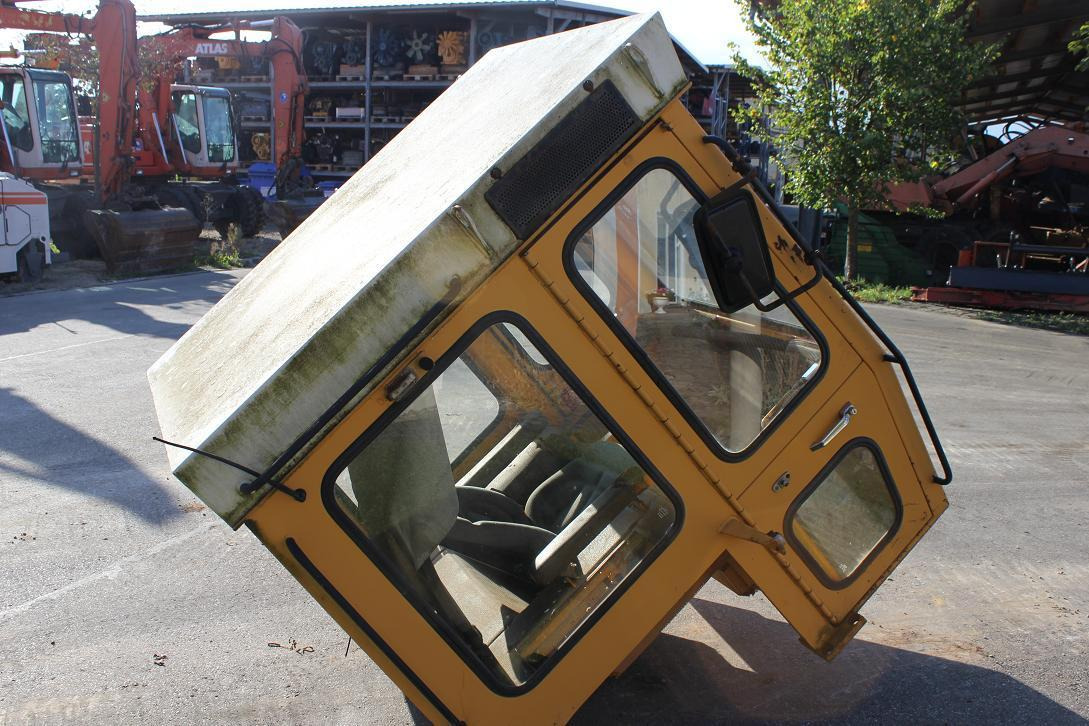 Liebherr 611-621-721 oder 731 - Fülke - Építőipari gépek: 2 kép. Liebherr 611-621-721 oder 731 - Fülke - Építőipari gépek: 2 kép.