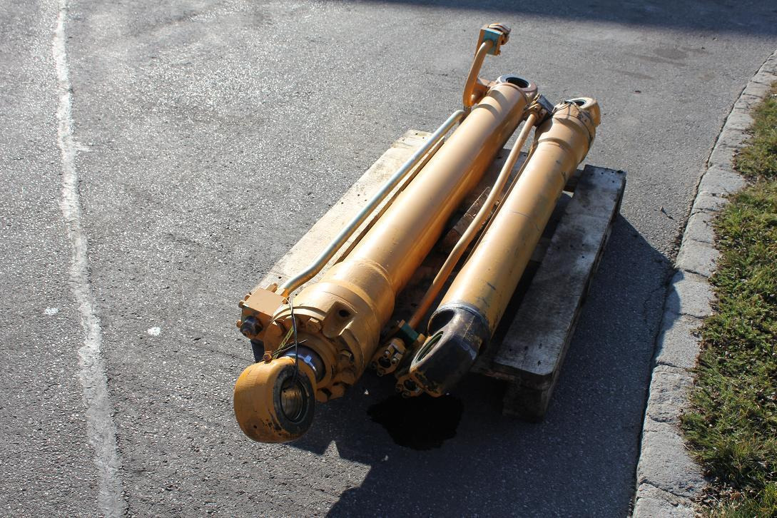 Liebherr 912 Lit. - Hidraulikus henger - Építőipari gépek: 4 kép. Liebherr 912 Lit. - Hidraulikus henger - Építőipari gépek: 4 kép.