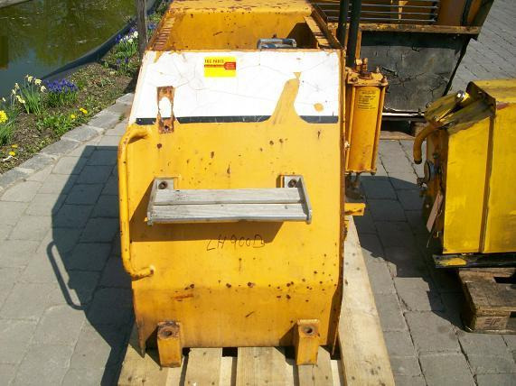 Liebherr A 900 B - Hidraulikus tartály - Építőipari gépek: 1 kép. Liebherr A 900 B - Hidraulikus tartály - Építőipari gépek: 1 kép.