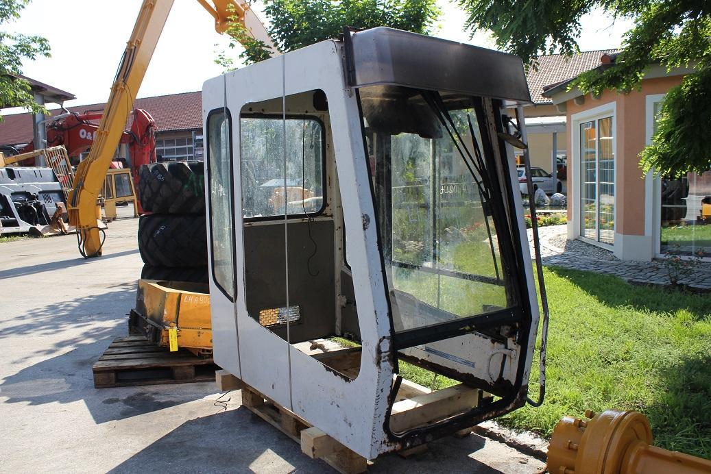 Liebherr A 902 LIT - Fülke - Építőipari gépek: 4 kép. Liebherr A 902 LIT - Fülke - Építőipari gépek: 4 kép.