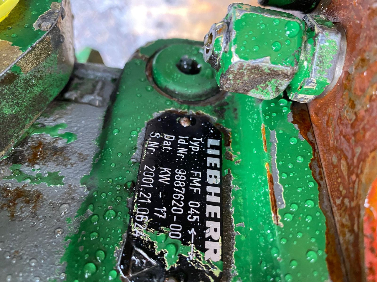 Liebherr A 904 LIT - Fordító motor - Építőipari gépek: 3 kép. Liebherr A 904 LIT - Fordító motor - Építőipari gépek: 3 kép.