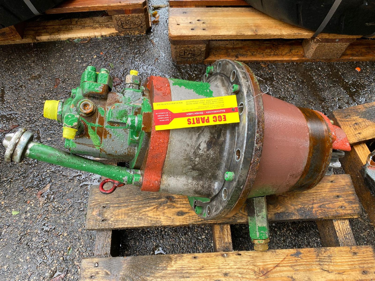 Liebherr A 904 LIT - Fordító motor - Építőipari gépek: 4 kép. Liebherr A 904 LIT - Fordító motor - Építőipari gépek: 4 kép.