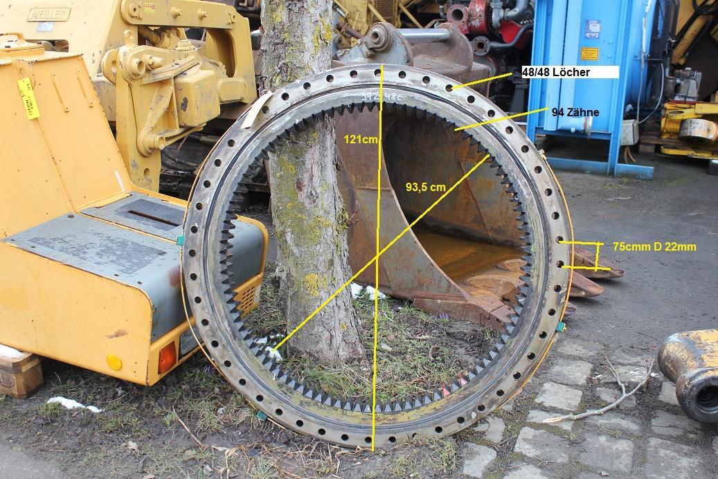 Liebherr A 922 LIT - Elforduló gyűrű - Építőipari gépek: 4 kép. Liebherr A 922 LIT - Elforduló gyűrű - Építőipari gépek: 4 kép.