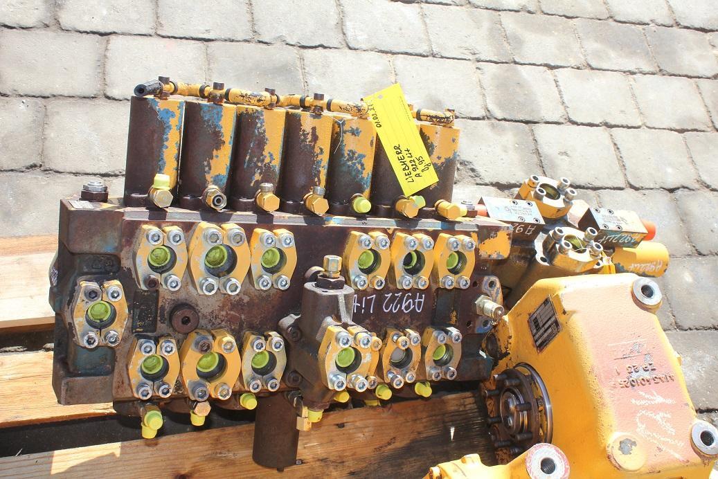 Hidraulikus szelep - Építőipari gépek Liebherr A 922 LIT: 6 kép.