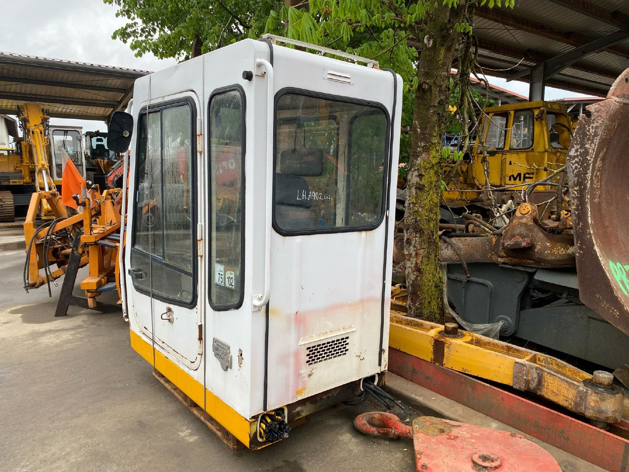 Liebherr A902 Lit - Fülke - Építőipari gépek: 2 kép. Liebherr A902 Lit - Fülke - Építőipari gépek: 2 kép.