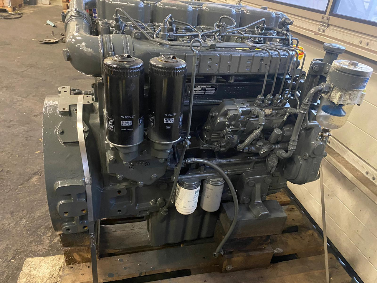 Liebherr D904T n ü - Motor - Építőipari gépek: 1 kép. Liebherr D904T n ü - Motor - Építőipari gépek: 1 kép.