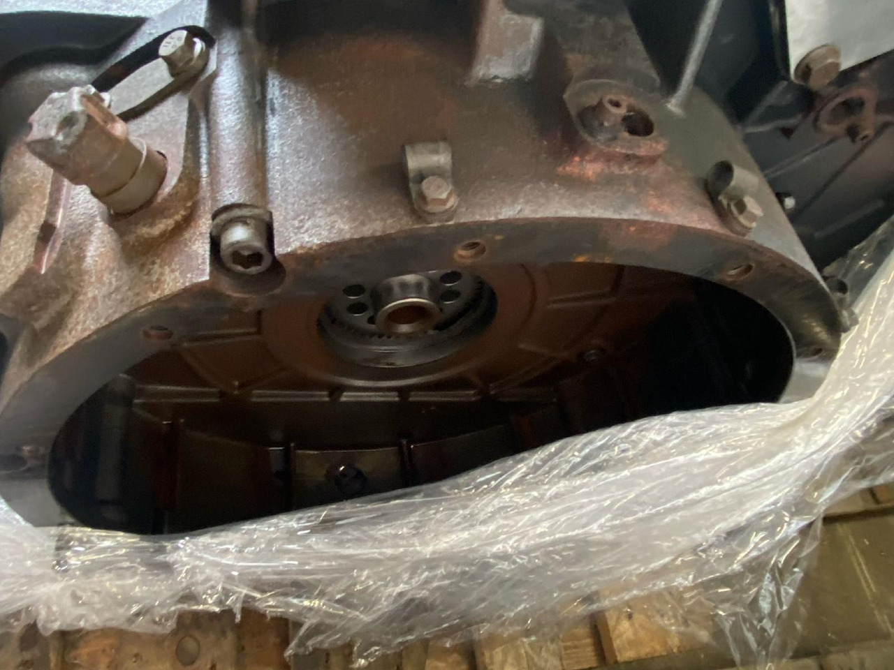 Liebherr D934L A6 - Motor - Építőipari gépek: 4 kép. Liebherr D934L A6 - Motor - Építőipari gépek: 4 kép.