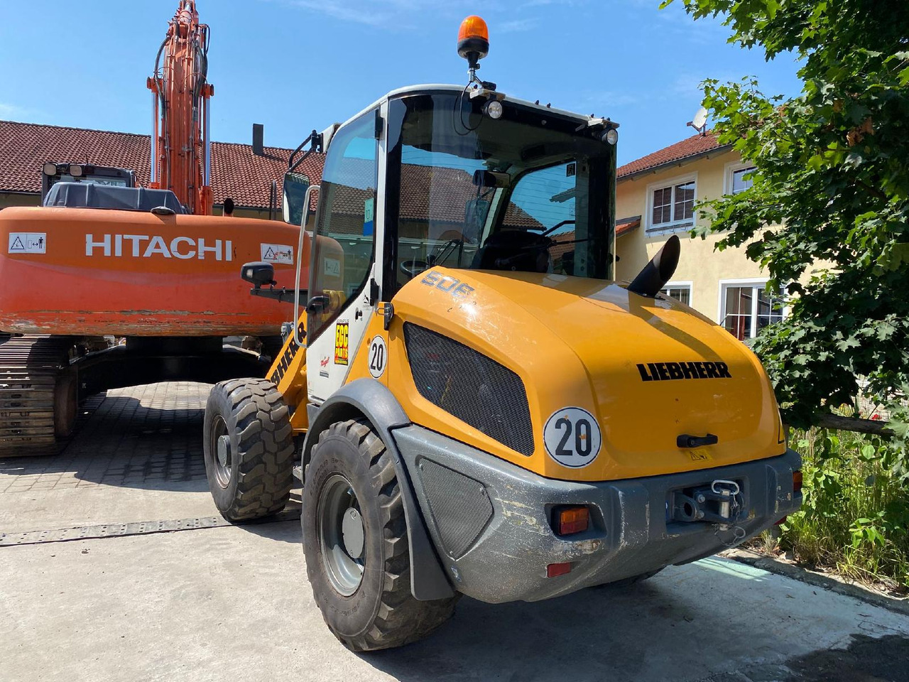 Liebherr L 506 - Gumikerekes homlokrakodó: 2 kép. Liebherr L 506 - Gumikerekes homlokrakodó: 2 kép.
