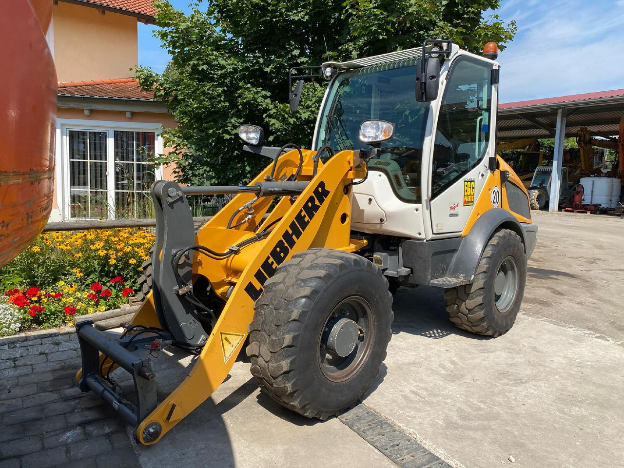 Liebherr L 506 - Gumikerekes homlokrakodó: 3 kép. Liebherr L 506 - Gumikerekes homlokrakodó: 3 kép.