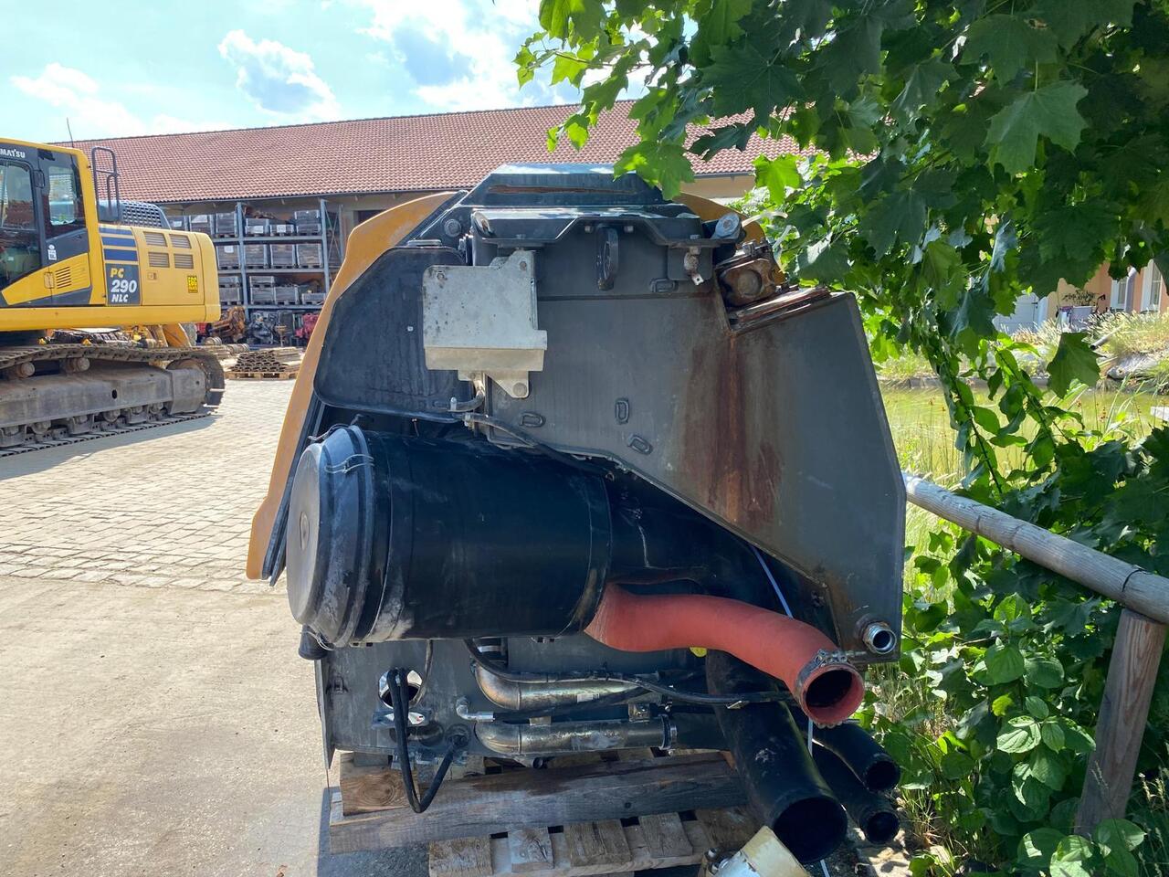 Liebherr L566 - Hűtőrendszer - Építőipari gépek: 2 kép. Liebherr L566 - Hűtőrendszer - Építőipari gépek: 2 kép.