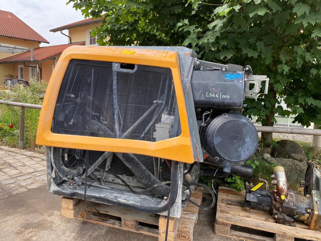 Liebherr L566 - Hűtőrendszer - Építőipari gépek: 1 kép. Liebherr L566 - Hűtőrendszer - Építőipari gépek: 1 kép.