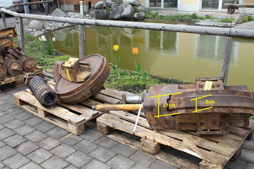 Liebherr LR 622 - Járószerkezet alkatrészek - Építőipari gépek: 3 kép. Liebherr LR 622 - Járószerkezet alkatrészek - Építőipari gépek: 3 kép.