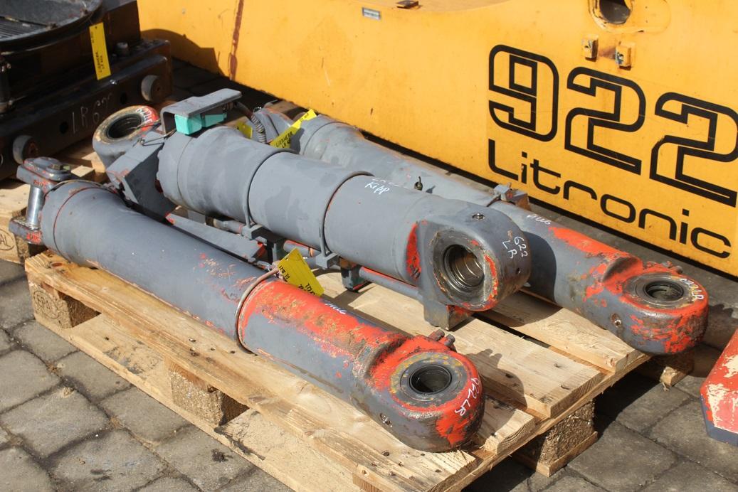 Liebherr LR 622 - Hidraulikus henger - Építőipari gépek: 4 kép. Liebherr LR 622 - Hidraulikus henger - Építőipari gépek: 4 kép.