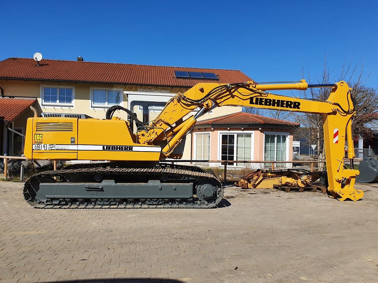 Liebherr R 912 LIT - Lánctalpas kotró: 1 kép. Liebherr R 912 LIT - Lánctalpas kotró: 1 kép.