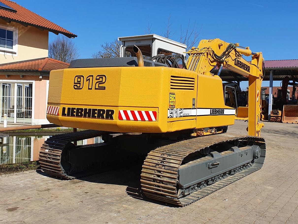 Liebherr R 912 LIT - Lánctalpas kotró: 4 kép. Liebherr R 912 LIT - Lánctalpas kotró: 4 kép.