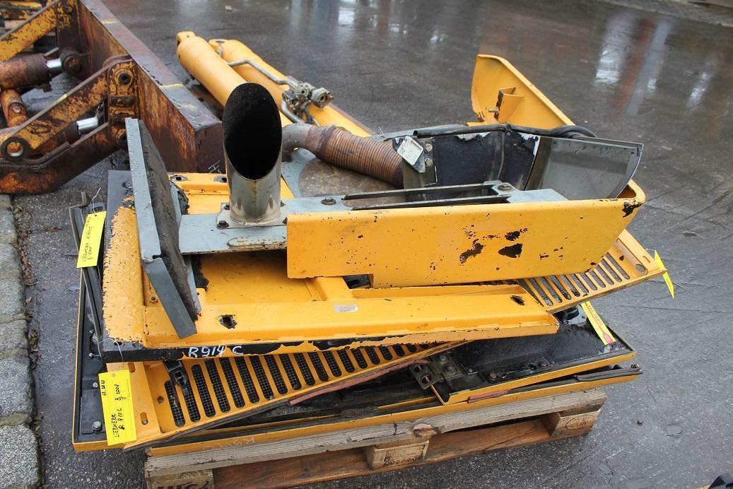 Liebherr R 914 C - Karosszéria és külső - Kotrógép: 5 kép. Liebherr R 914 C - Karosszéria és külső - Kotrógép: 5 kép.