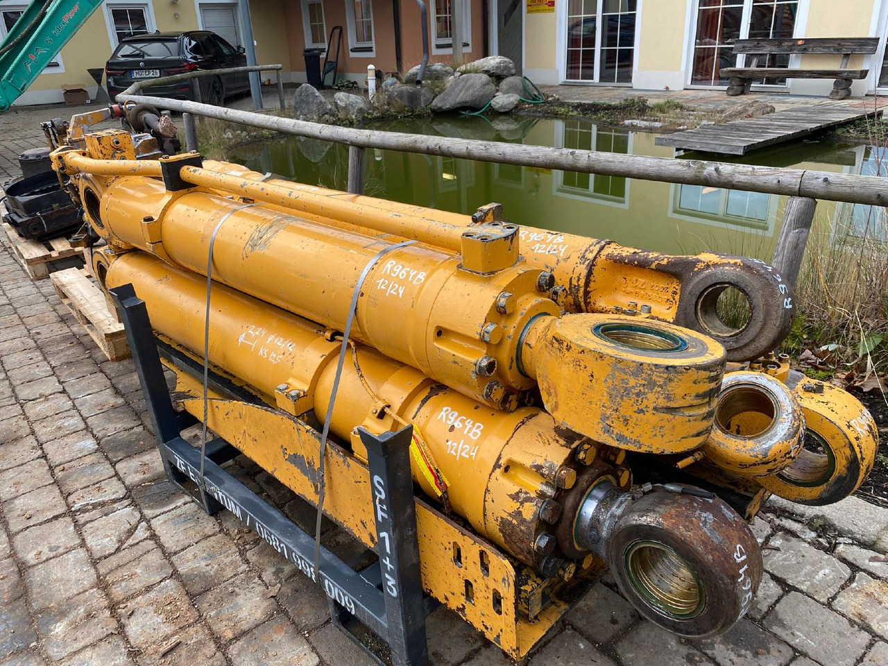 Liebherr R 964 B LIT - Hidraulikus henger - Építőipari gépek: 1 kép. Liebherr R 964 B LIT - Hidraulikus henger - Építőipari gépek: 1 kép.