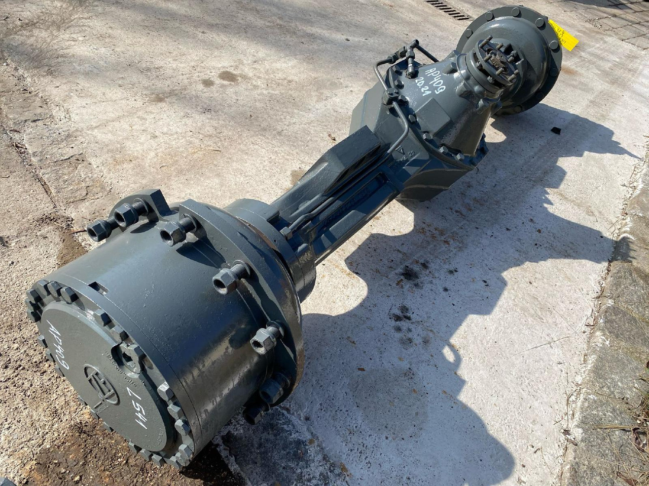 Liebherr ZF AP 409 aus L 541 - Tengely és alkatrészek - Építőipari gépek: 1 kép. Liebherr ZF AP 409 aus L 541 - Tengely és alkatrészek - Építőipari gépek: 1 kép.