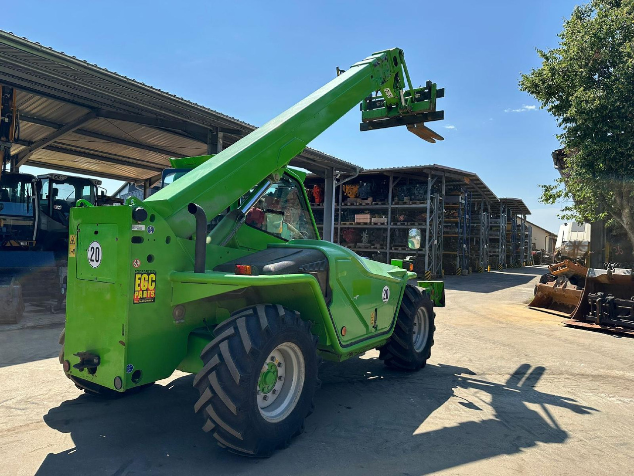 Teleszkópos rakodó Merlo P 38.13: 12 kép. Teleszkópos rakodó Merlo P 38.13: 12 kép.