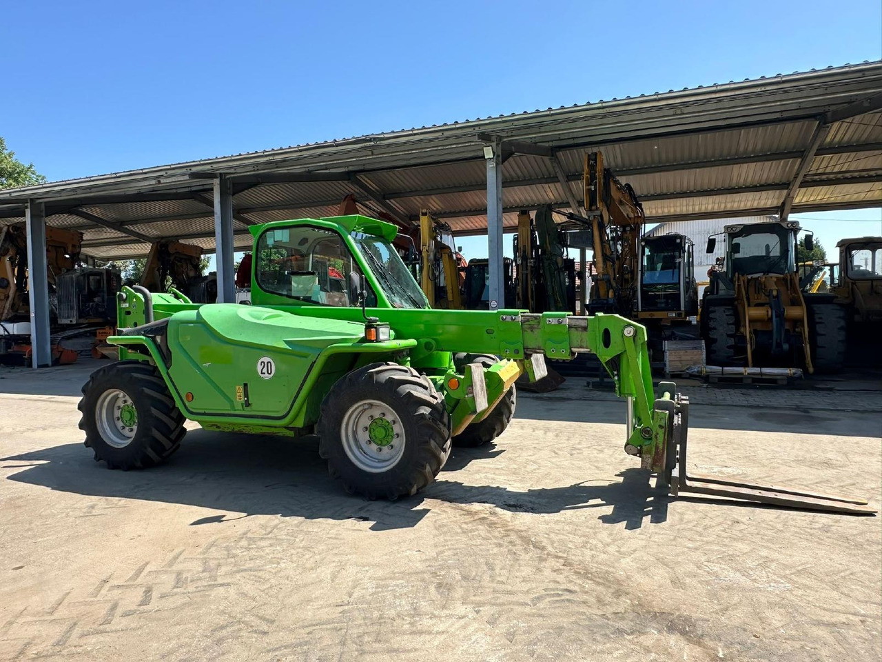 Teleszkópos rakodó Merlo P 38.13: 13 kép. Teleszkópos rakodó Merlo P 38.13: 13 kép.