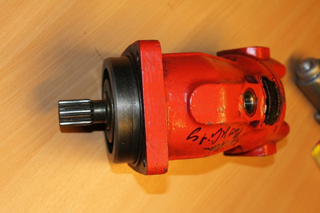 O&K MH Plus - Hidraulikus szivattyú - Építőipari gépek: 4 kép. O&K MH Plus - Hidraulikus szivattyú - Építőipari gépek: 4 kép.