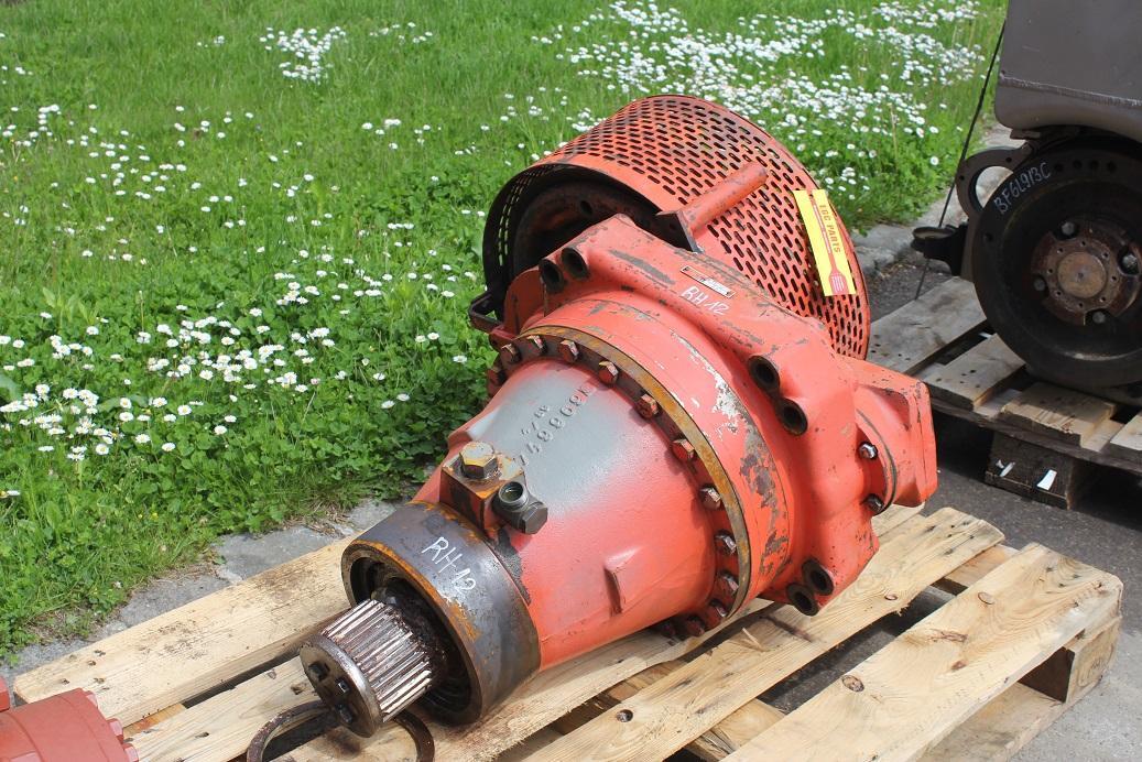 O&K RH 12 - Fordító motor - Lánctalpas kotró: 5 kép. O&K RH 12 - Fordító motor - Lánctalpas kotró: 5 kép.