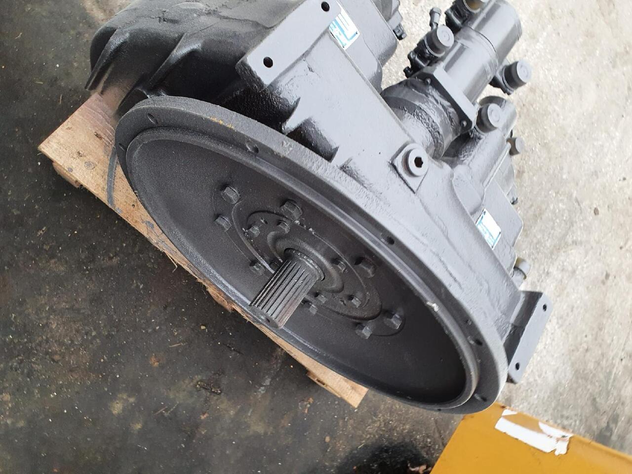 Sauer-Danfoss SPV 22 - Hidraulikus szivattyú - Építőipari gépek: 2 kép. Sauer-Danfoss SPV 22 - Hidraulikus szivattyú - Építőipari gépek: 2 kép.
