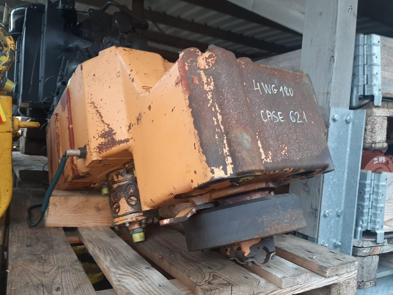 ZF 4 WG 180 aus Case 621 - Sebességváltó - Építőipari gépek: 1 kép. ZF 4 WG 180 aus Case 621 - Sebességváltó - Építőipari gépek: 1 kép.