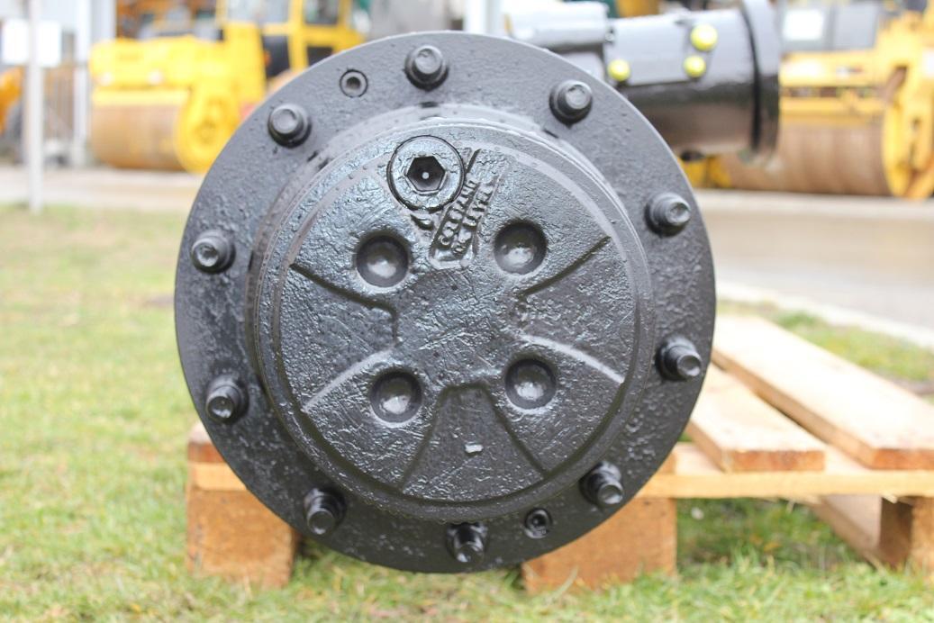 ZF AP B 355 - Tengely és alkatrészek - Építőipari gépek: 4 kép. ZF AP B 355 - Tengely és alkatrészek - Építőipari gépek: 4 kép.