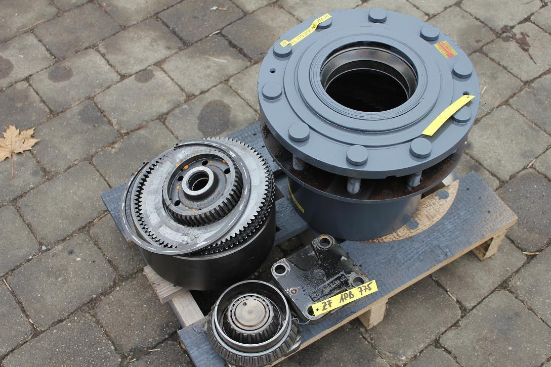 ZF APB-L 775 - Tengely és alkatrészek - Építőipari gépek: 2 kép. ZF APB-L 775 - Tengely és alkatrészek - Építőipari gépek: 2 kép.