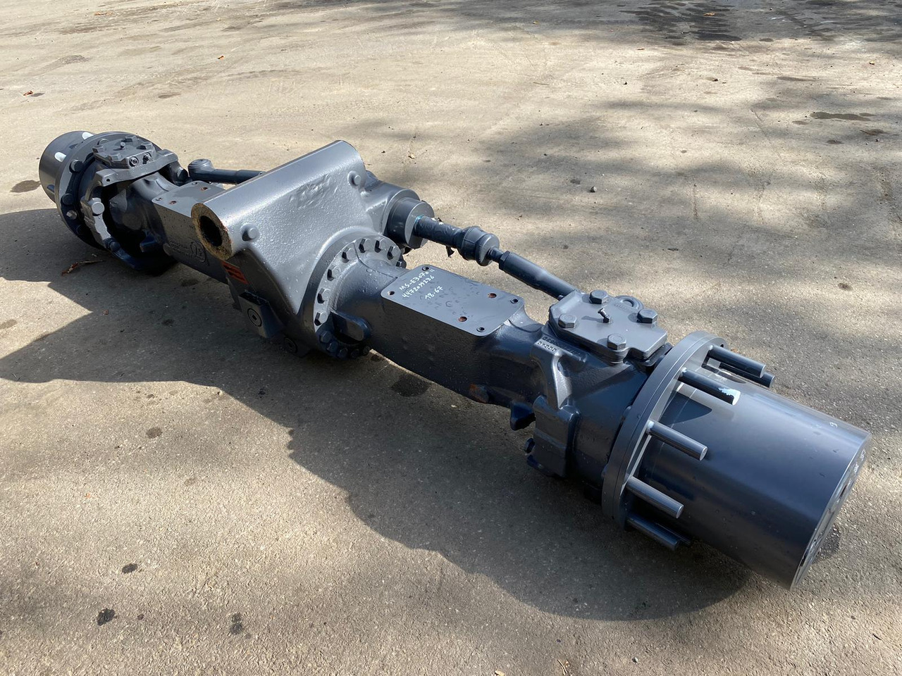 ZF MS E3070 - Tengely és alkatrészek - Építőipari gépek: 4 kép. ZF MS E3070 - Tengely és alkatrészek - Építőipari gépek: 4 kép.