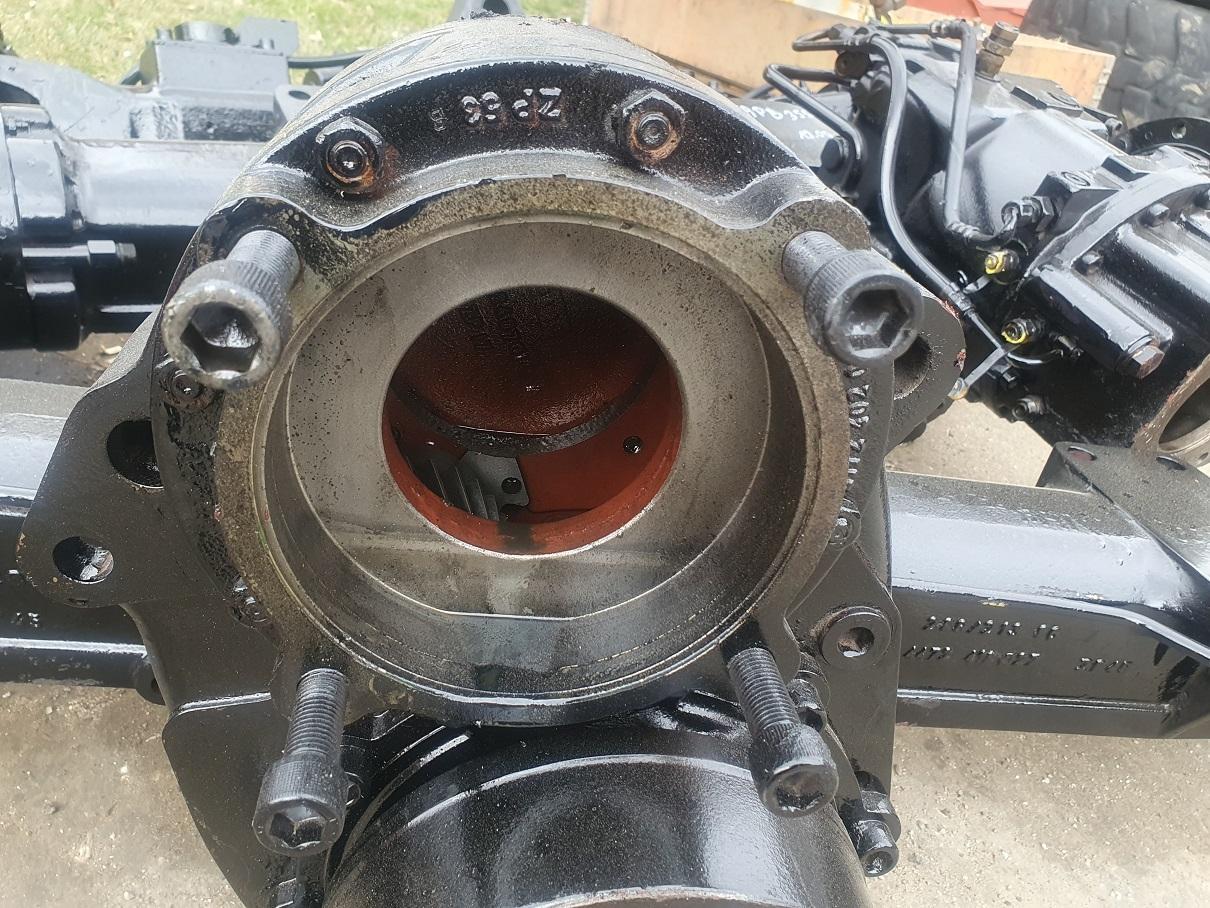 Zeppelin Z 206 AP B 345 - Tengely és alkatrészek - Építőipari gépek: 5 kép. Zeppelin Z 206 AP B 345 - Tengely és alkatrészek - Építőipari gépek: 5 kép.