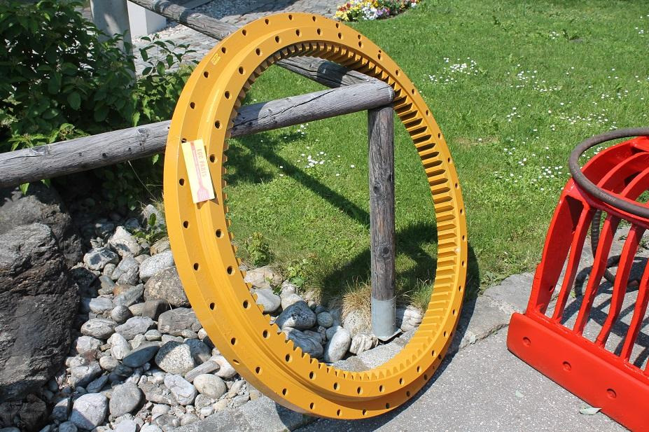 Zeppelin ZM 15 - Elforduló gyűrű - Építőipari gépek: 4 kép. Zeppelin ZM 15 - Elforduló gyűrű - Építőipari gépek: 4 kép.