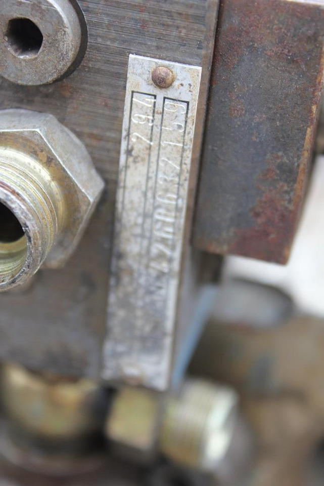 Zeppelin ZM 19 - Hidraulikus szelep - Építőipari gépek: 5 kép. Zeppelin ZM 19 - Hidraulikus szelep - Építőipari gépek: 5 kép.