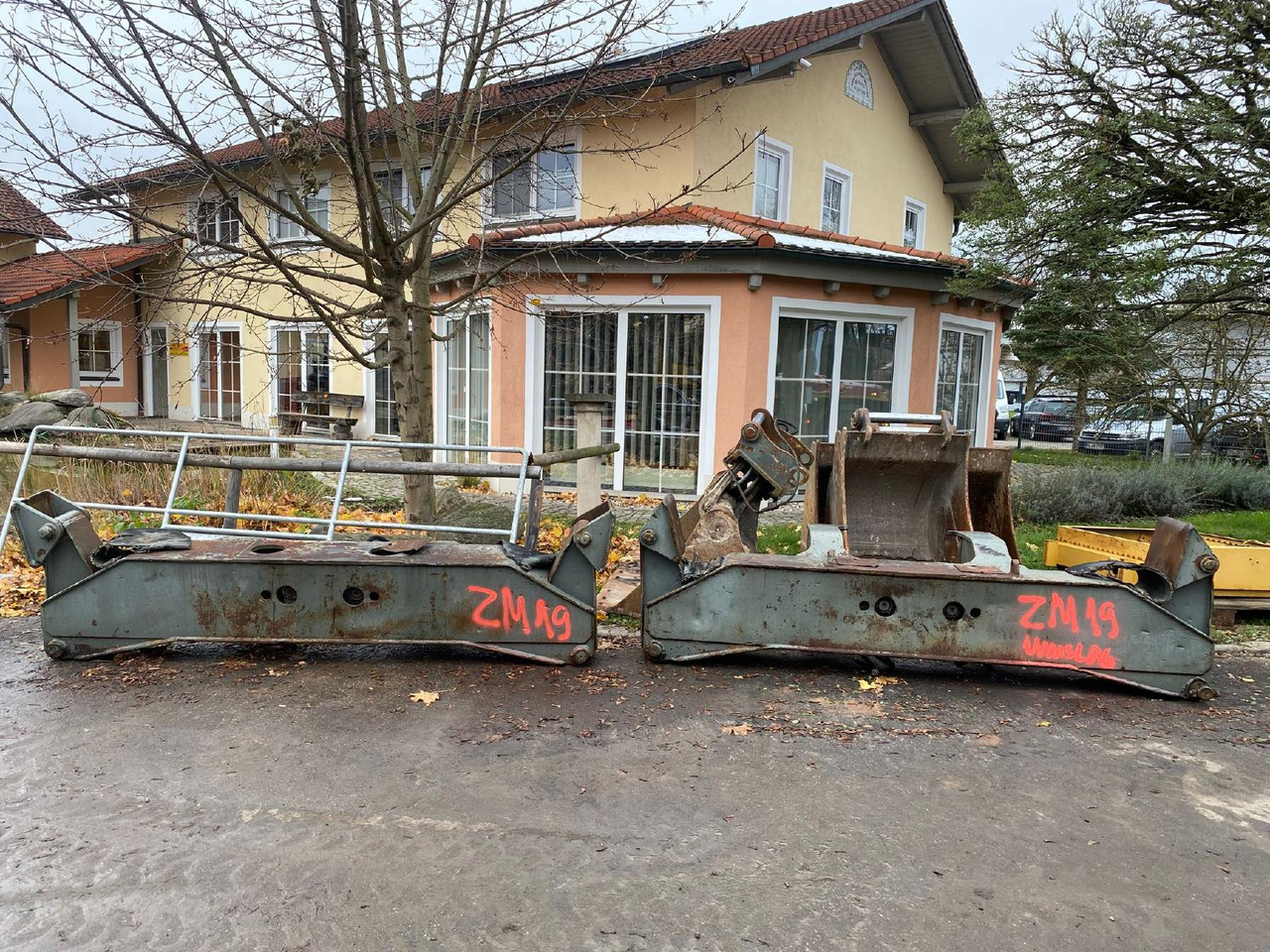 Zeppelin ZM 19 Sennebogen - Karosszéria és külső - Kotrógép: 1 kép. Zeppelin ZM 19 Sennebogen - Karosszéria és külső - Kotrógép: 1 kép.