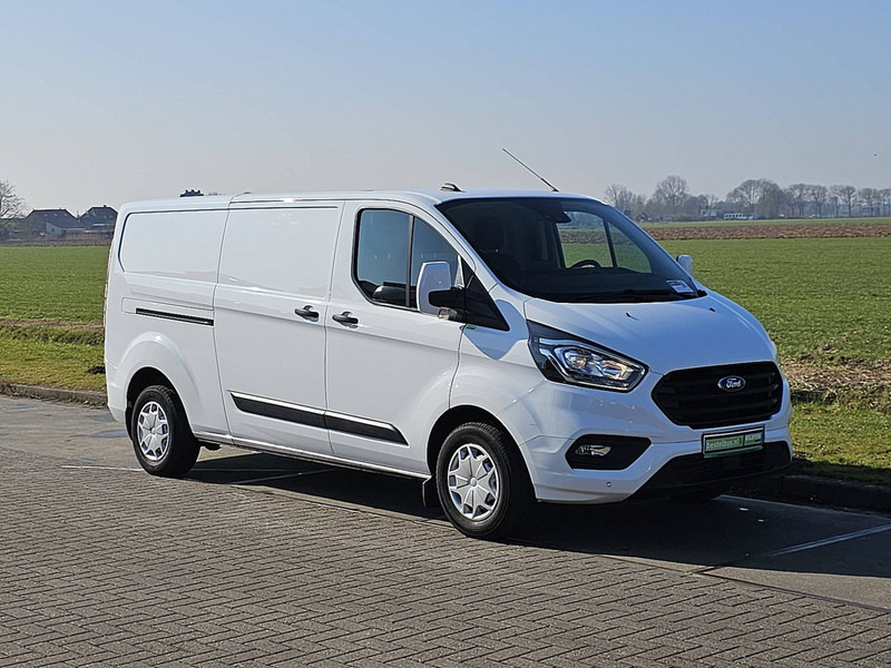 Ford Transit Custom 2.0 L2H1 Navi 130Pk Eur6 - Kis furgon: 4 kép. Ford Transit Custom 2.0 L2H1 Navi 130Pk Eur6 - Kis furgon: 4 kép.