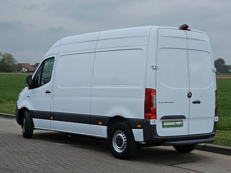 Mercedes-Benz eSprinter L2H2 41KwH Elektrisc - Furgon, Elektromos kisteherautó: 5 kép. Mercedes-Benz eSprinter L2H2 41KwH Elektrisc - Furgon, Elektromos kisteherautó: 5 kép.