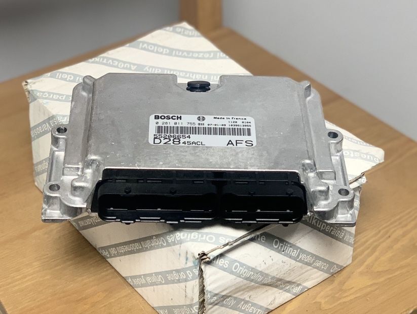 Bosch Sterownik Silnika Engine Control Ducato 2.8 HDI 281011755 for FIAT Ducato Boxer Jumper 2.8HDI 2000 - 2006 Oryginał NOWY commercial vehicle - ECU - Kisteherautó: 1 kép. Bosch Sterownik Silnika Engine Control Ducato 2.8 HDI 281011755 for FIAT Ducato Boxer Jumper 2.8HDI 2000 - 2006 Oryginał NOWY commercial vehicle - ECU - Kisteherautó: 1 kép.