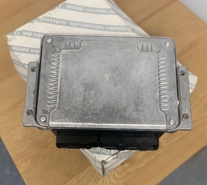 Bosch Sterownik Silnika Engine Control Ducato 2.8 HDI 281011755 for FIAT Ducato Boxer Jumper 2.8HDI 2000 - 2006 Oryginał NOWY commercial vehicle - ECU - Kisteherautó: 2 kép. Bosch Sterownik Silnika Engine Control Ducato 2.8 HDI 281011755 for FIAT Ducato Boxer Jumper 2.8HDI 2000 - 2006 Oryginał NOWY commercial vehicle - ECU - Kisteherautó: 2 kép.