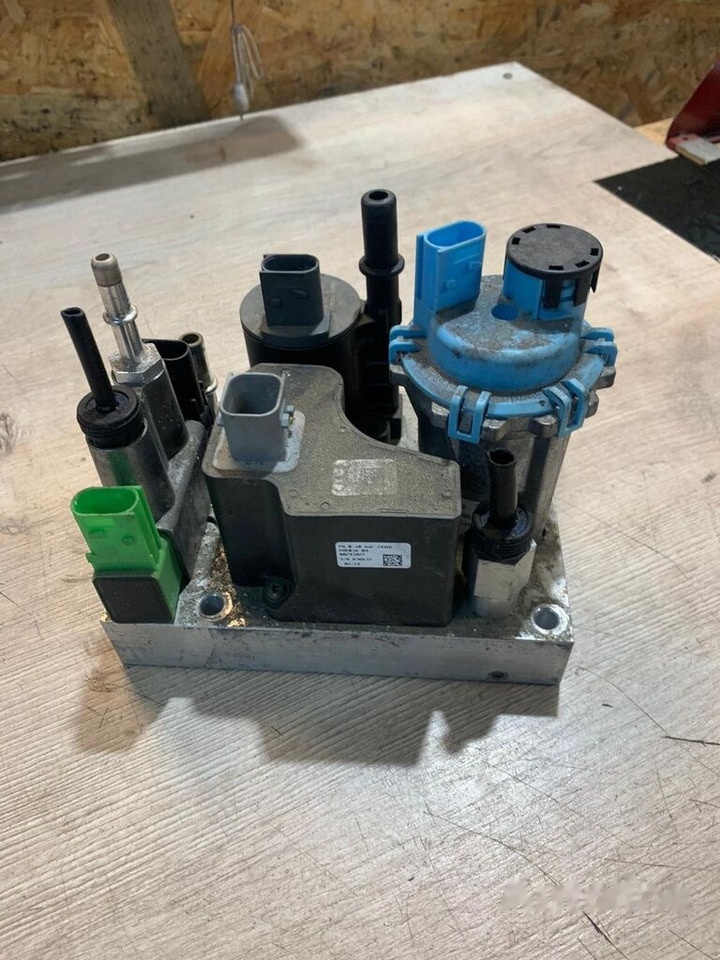 Euro 6 Volvo 23387854 do regeneracji 24V 23387854 - Kipufogórendszer - Teherautó: 1 kép. Euro 6 Volvo 23387854 do regeneracji 24V 23387854 - Kipufogórendszer - Teherautó: 1 kép.